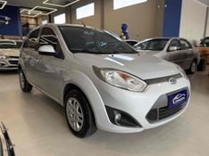 FORD FIESTA 1.0 ROCAM HATCH 8V 2013/2014 LEHMEN VEÍCULOS VENÂNCIO AIRES / Carros no Vale