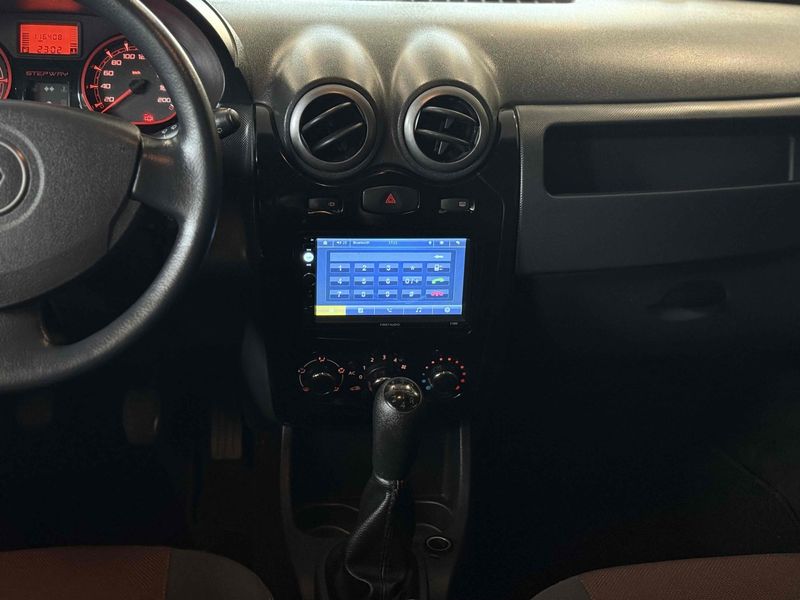 RENAULT SANDERO 1.6 STEPWAY 16V 2011/2012 LEHMEN VEÍCULOS VENÂNCIO AIRES / Carros no Vale