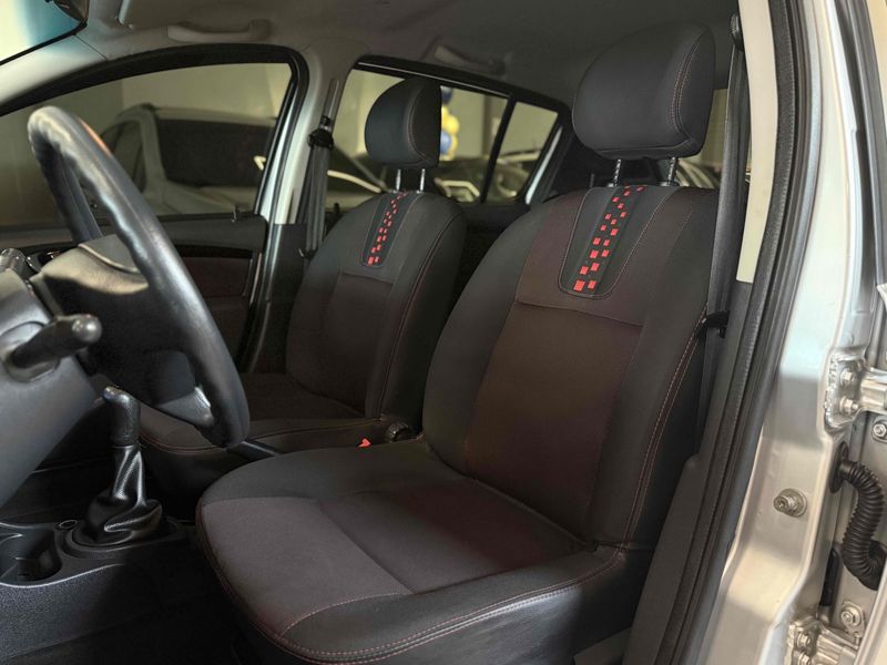 RENAULT SANDERO 1.6 STEPWAY 16V 2011/2012 LEHMEN VEÍCULOS VENÂNCIO AIRES / Carros no Vale