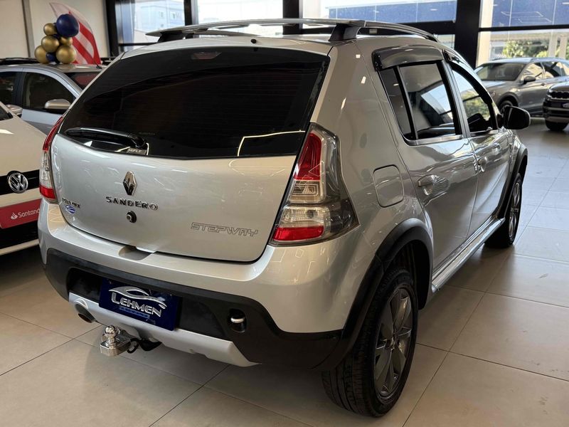 RENAULT SANDERO 1.6 STEPWAY 16V 2011/2012 LEHMEN VEÍCULOS VENÂNCIO AIRES / Carros no Vale