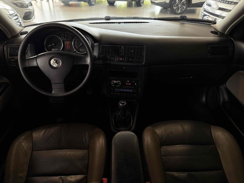 VOLKSWAGEN GOLF 1.6 MI SPORTLINE 8V 2009/2009 LEHMEN VEÍCULOS VENÂNCIO AIRES / Carros no Vale