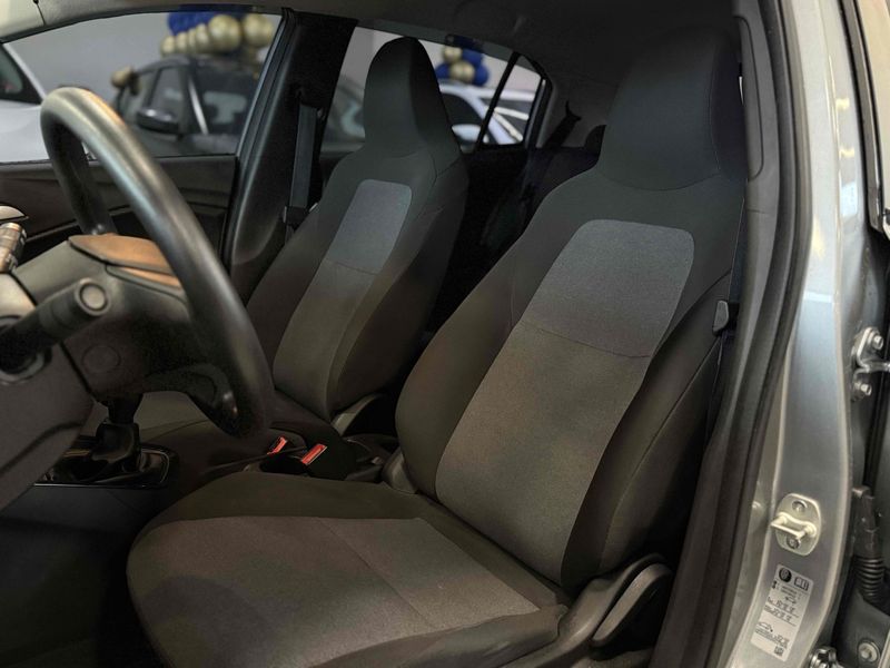 CHEVROLET ONIX 1.0 2023/2024 LEHMEN VEÍCULOS VENÂNCIO AIRES / Carros no Vale