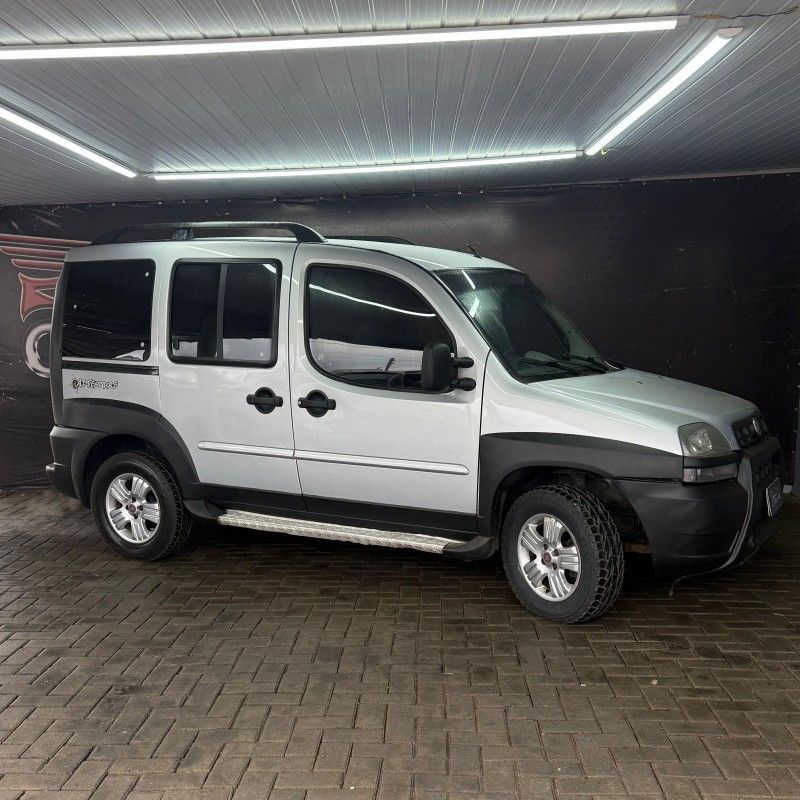 Fiat DOBLO ADVENTURE 1.8 2009/2009 SÉRGIO VEÍCULOS TEUTÔNIA / Carros no Vale