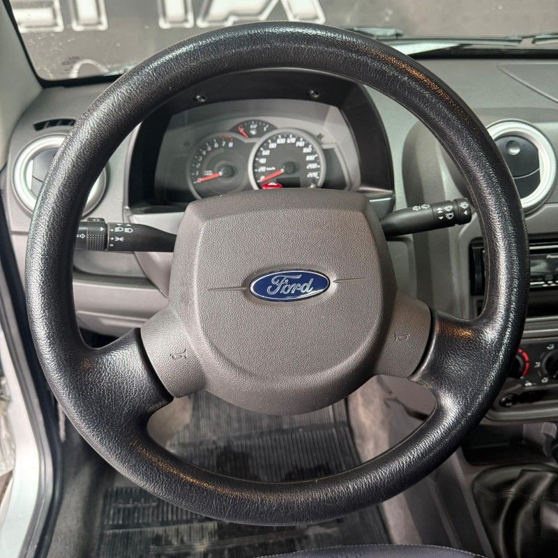 Ford KA 1.0 2013/2013 SÉRGIO VEÍCULOS TEUTÔNIA / Carros no Vale Ford KA 1.0 2013/2013 SÉRGIO VEÍCULOS TEUTÔNIA / Carros no Vale