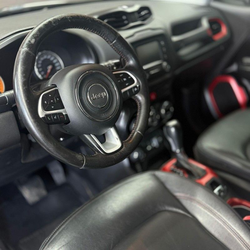 Jeep RENEGADE TRAILHAWK 2.0 2016/2016 SÉRGIO VEÍCULOS TEUTÔNIA / Carros no Vale