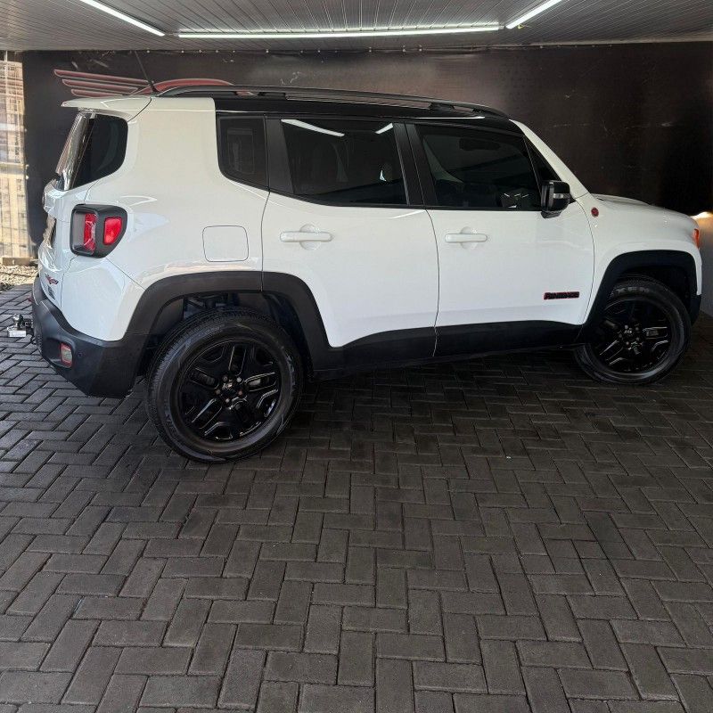 Jeep RENEGADE TRAILHAWK 2.0 2016/2016 SÉRGIO VEÍCULOS TEUTÔNIA / Carros no Vale