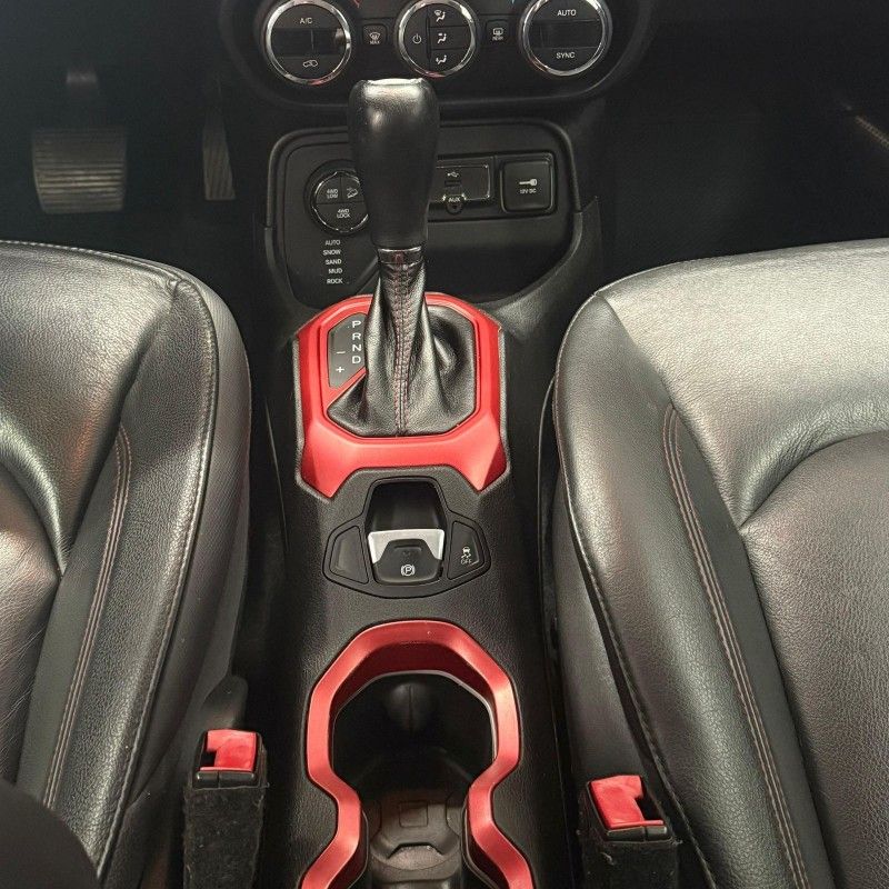 Jeep RENEGADE TRAILHAWK 2.0 2016/2016 SÉRGIO VEÍCULOS TEUTÔNIA / Carros no Vale