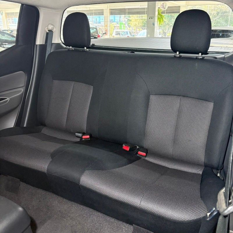 Mitsubishi L-200 TRITON SPORT GLS 2.4 2019/2019 SÉRGIO VEÍCULOS TEUTÔNIA / Carros no Vale
