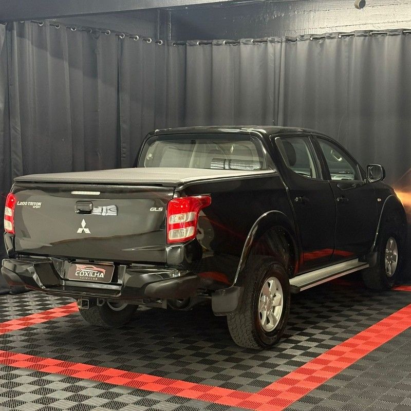 Mitsubishi L-200 TRITON SPORT GLS 2.4 2019/2019 SÉRGIO VEÍCULOS TEUTÔNIA / Carros no Vale