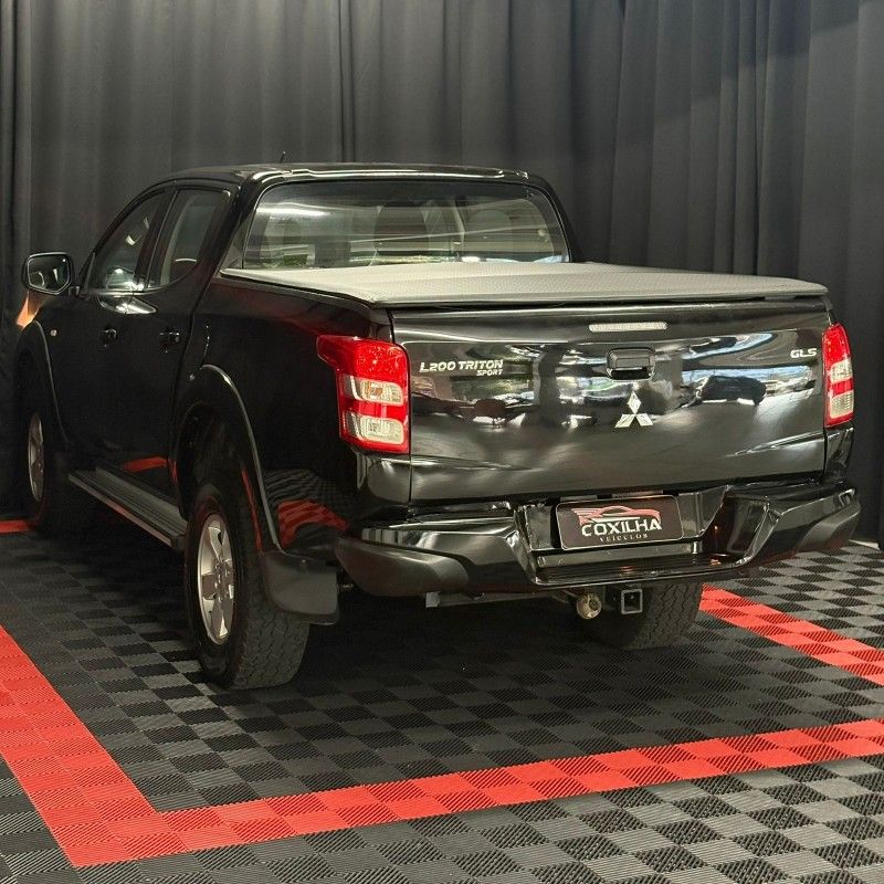 Mitsubishi L-200 TRITON SPORT GLS 2.4 2019/2019 SÉRGIO VEÍCULOS TEUTÔNIA / Carros no Vale