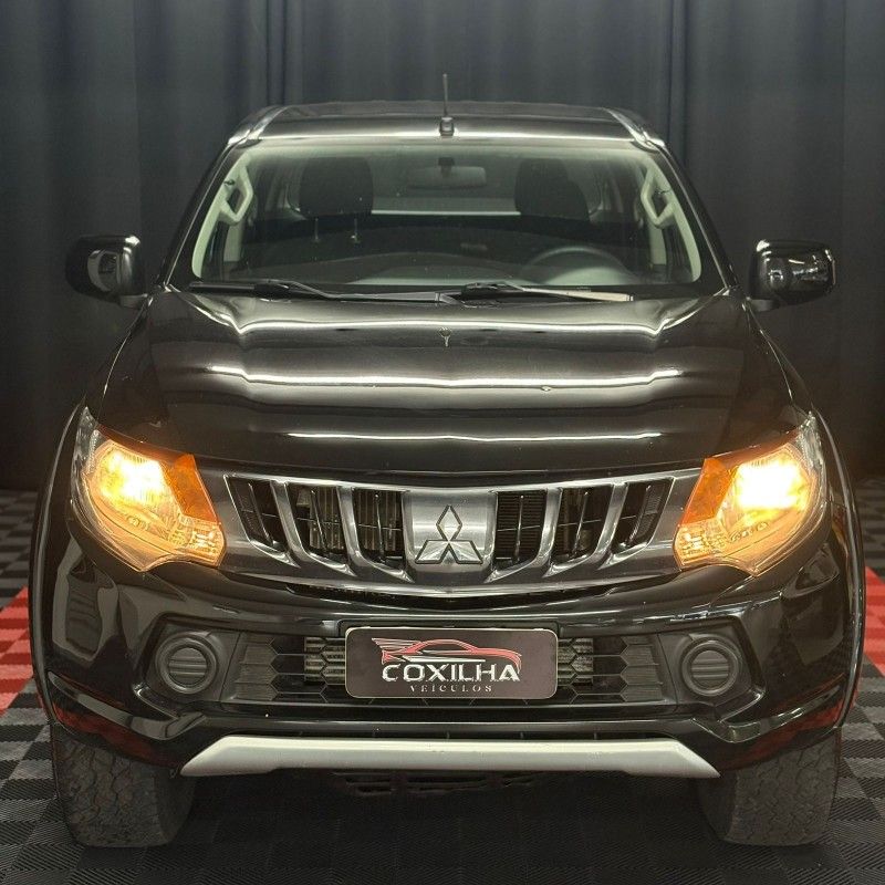 Mitsubishi L-200 TRITON SPORT GLS 2.4 2019/2019 SÉRGIO VEÍCULOS TEUTÔNIA / Carros no Vale