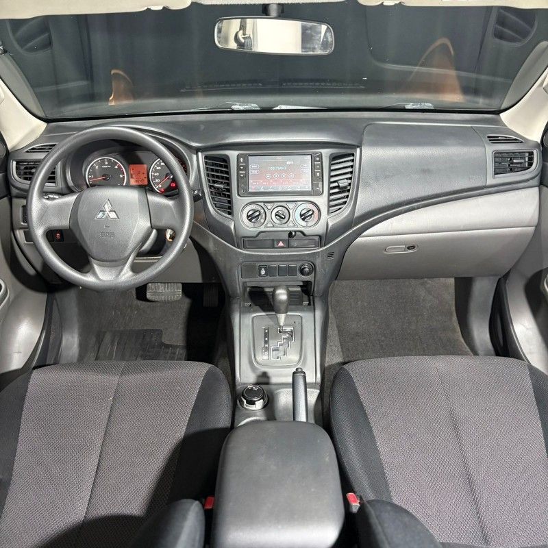 Mitsubishi L-200 TRITON SPORT GLS 2.4 2019/2019 SÉRGIO VEÍCULOS TEUTÔNIA / Carros no Vale