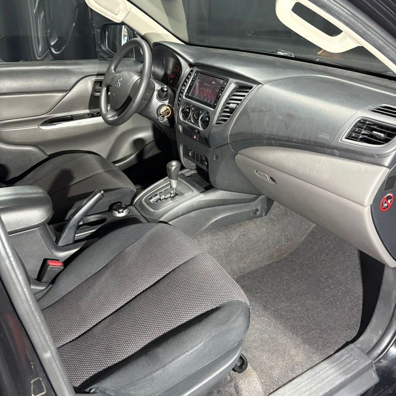 Mitsubishi L-200 TRITON SPORT GLS 2.4 2019/2019 SÉRGIO VEÍCULOS TEUTÔNIA / Carros no Vale