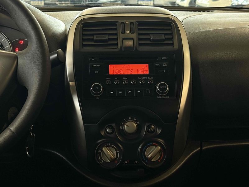 NISSAN VERSA 1.0 12V S 2017/2017 LEHMEN VEÍCULOS VENÂNCIO AIRES / Carros no Vale