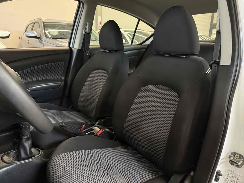 NISSAN VERSA 1.0 12V S 2017/2017 LEHMEN VEÍCULOS VENÂNCIO AIRES / Carros no Vale