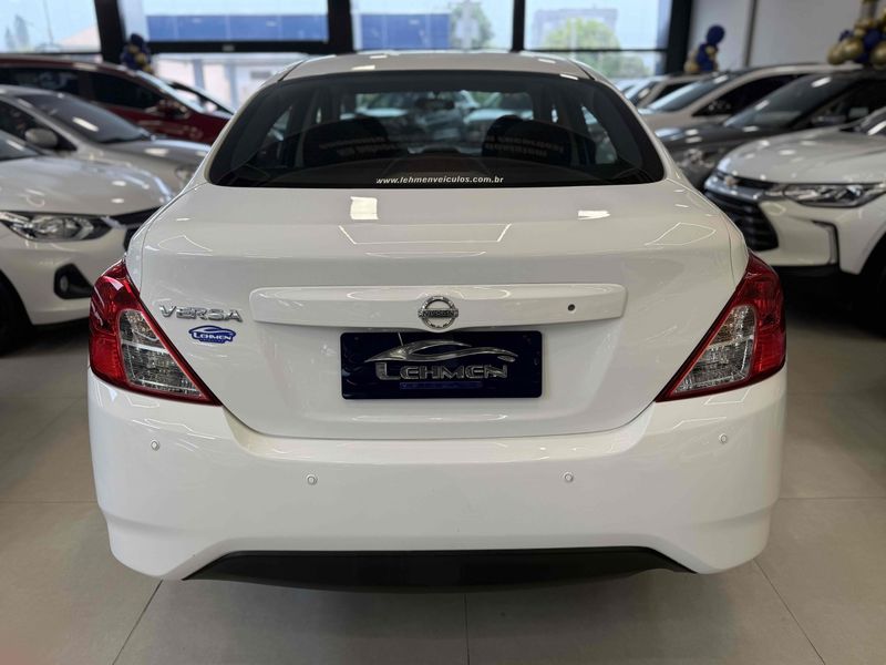 NISSAN VERSA 1.0 12V S 2017/2017 LEHMEN VEÍCULOS VENÂNCIO AIRES / Carros no Vale