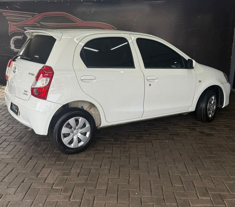 Toyota ETIOS X 1.3 2013/2013 SÉRGIO VEÍCULOS TEUTÔNIA / Carros no Vale