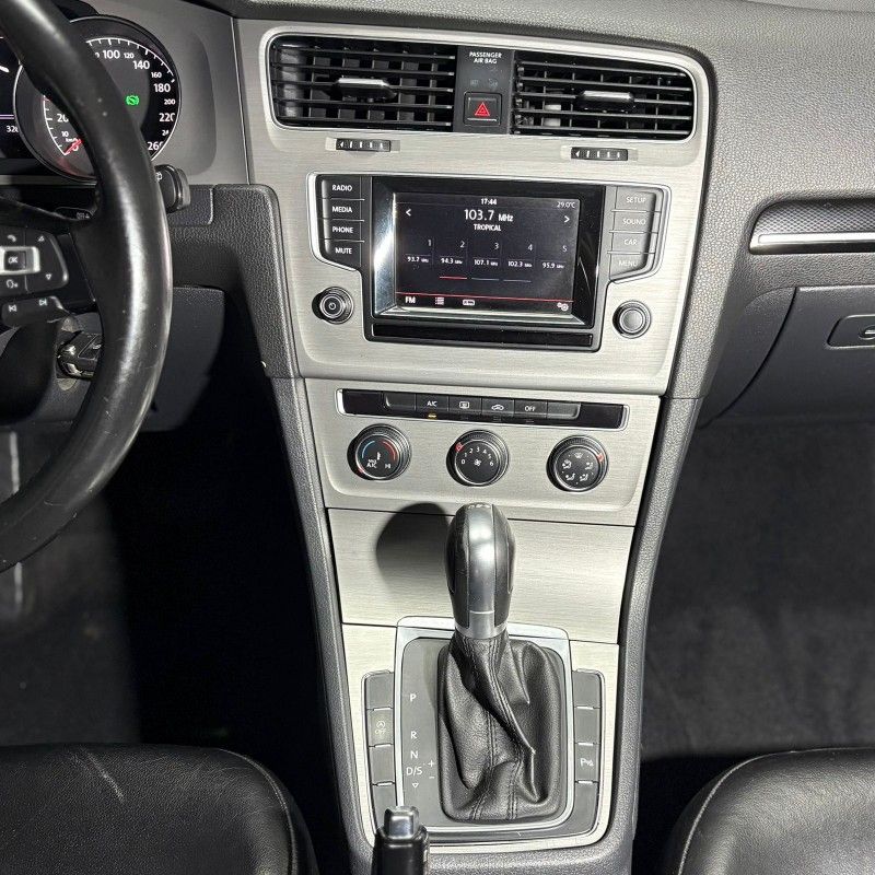 Volkswagen GOLF VARIANT COMFORTLINE 1.4T 2015/2015 SÉRGIO VEÍCULOS TEUTÔNIA / Carros no Vale