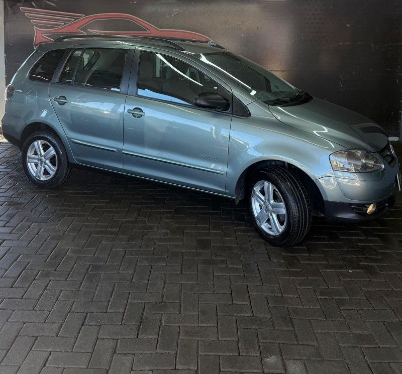 Volkswagen SPACEFOX SPORTLINE 1.6Mi 2010/2010 SÉRGIO VEÍCULOS TEUTÔNIA / Carros no Vale