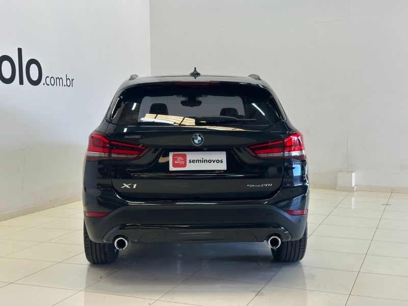 BMW X1 2.0 16V TURBO ACTIVEFLEX SDRIVE20I OUTDOOR 4P AUTOMÁTICO 2021/2022 BETIOLO NOVOS E SEMINOVOS LAJEADO / Carros no Vale