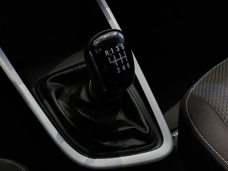 Chevrolet ONIX 1.0 FLEX LT MANUAL 2025/2025 BETIOLO NOVOS E SEMINOVOS LAJEADO / Carros no Vale