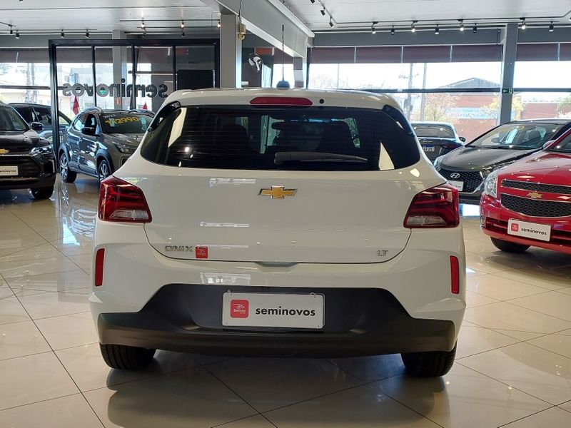 Chevrolet ONIX 1.0 FLEX LT MANUAL 2025/2025 BETIOLO NOVOS E SEMINOVOS LAJEADO / Carros no Vale