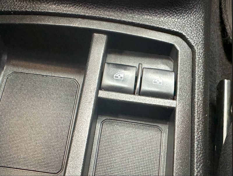 Chevrolet ONIX 1.0 FLEX MANUAL 2021/2021 BETIOLO NOVOS E SEMINOVOS LAJEADO / Carros no Vale