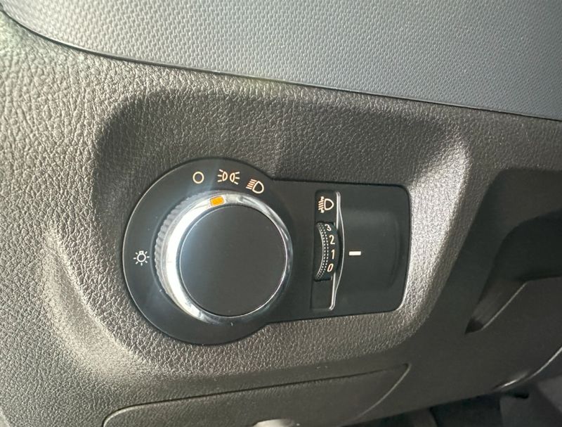 Chevrolet ONIX 1.0 FLEX MANUAL 2021/2021 BETIOLO NOVOS E SEMINOVOS LAJEADO / Carros no Vale