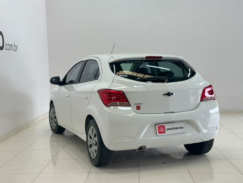Chevrolet ONIX 1.0 FLEX MANUAL 2021/2021 BETIOLO NOVOS E SEMINOVOS LAJEADO / Carros no Vale