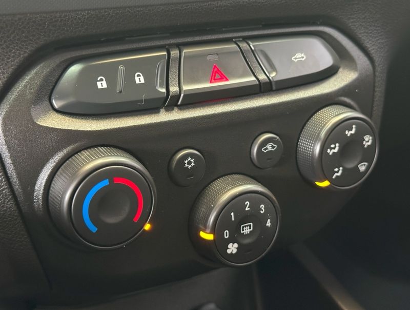 Chevrolet ONIX 1.0 FLEX MANUAL 2021/2021 BETIOLO NOVOS E SEMINOVOS LAJEADO / Carros no Vale