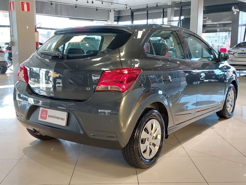 Chevrolet ONIX 1.0 MPFI LT 8V FLEX 4P MANUAL 2019/2019 BETIOLO NOVOS E SEMINOVOS LAJEADO / Carros no Vale