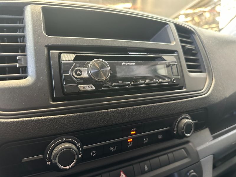 Citroen JUMPY 1.5 BLUEHDI DIESEL VITRÉ MANUAL 2021/2022 BETIOLO NOVOS E SEMINOVOS LAJEADO / Carros no Vale