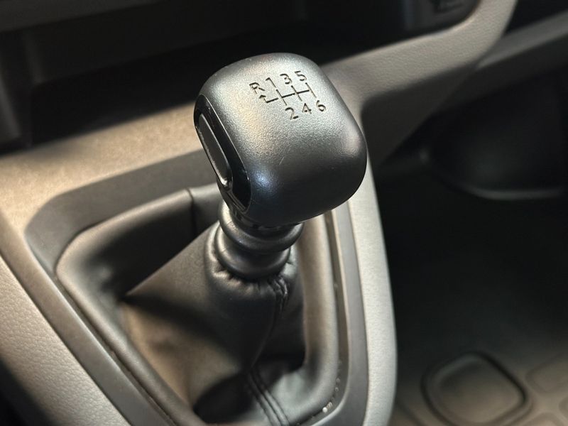Citroen JUMPY 1.5 BLUEHDI DIESEL VITRÉ MANUAL 2021/2022 BETIOLO NOVOS E SEMINOVOS LAJEADO / Carros no Vale