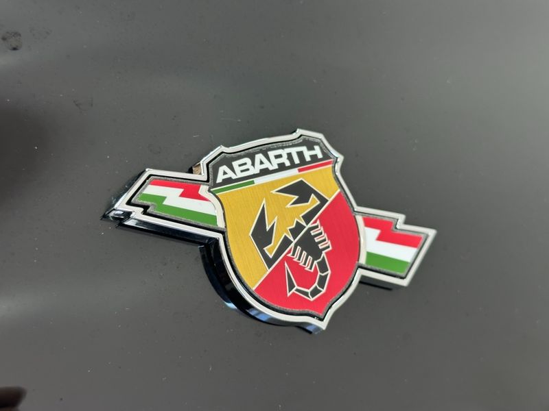 Fiat FASTBACK 1.3 TURBO 270 FLEX ABARTH AT6 2024/2025 BETIOLO NOVOS E SEMINOVOS LAJEADO / Carros no Vale