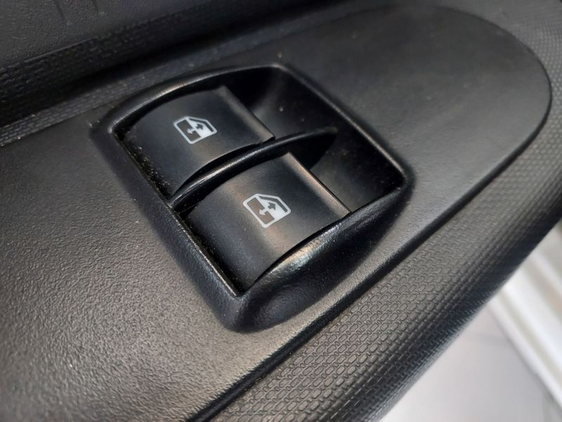 Fiat MOBI 1.0 EVO FLEX LIKE MANUAL 2022/2023 BETIOLO NOVOS E SEMINOVOS LAJEADO / Carros no Vale