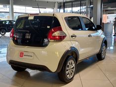 Fiat MOBI 1.0 EVO FLEX LIKE MANUAL 2022/2023 BETIOLO NOVOS E SEMINOVOS LAJEADO / Carros no Vale