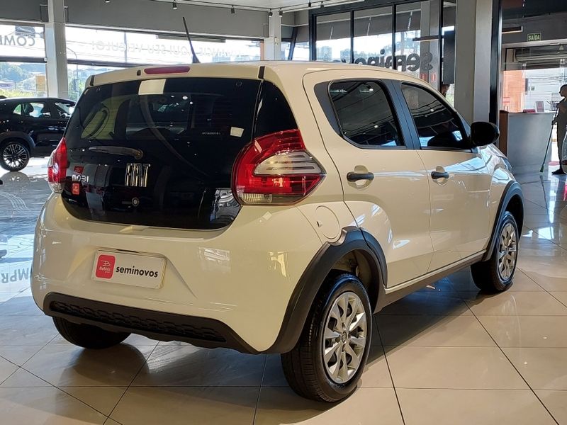 Fiat MOBI 1.0 EVO FLEX LIKE MANUAL 2022/2023 BETIOLO NOVOS E SEMINOVOS LAJEADO / Carros no Vale
