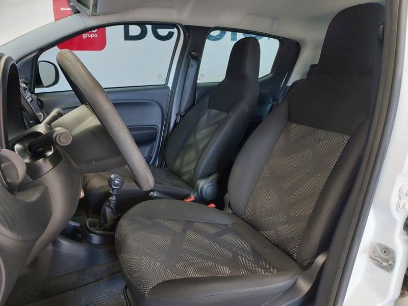 Fiat MOBI 1.0 EVO FLEX LIKE MANUAL 2023/2023 BETIOLO NOVOS E SEMINOVOS LAJEADO / Carros no Vale