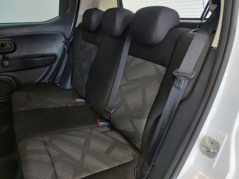 Fiat MOBI 1.0 EVO FLEX LIKE MANUAL 2023/2023 BETIOLO NOVOS E SEMINOVOS LAJEADO / Carros no Vale
