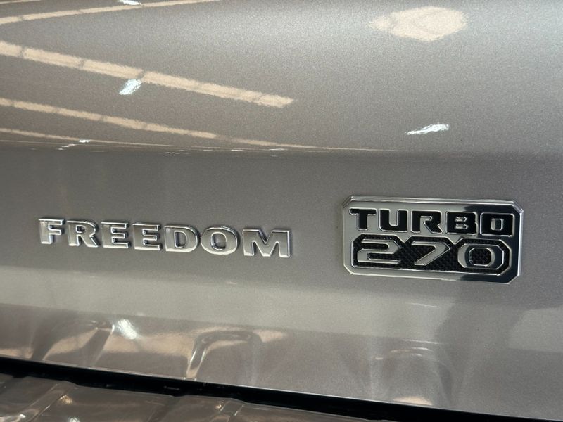 Fiat TORO 1.3 TURBO 270 FLEX FREEDOM AT6 2022/2022 BETIOLO NOVOS E SEMINOVOS LAJEADO / Carros no Vale