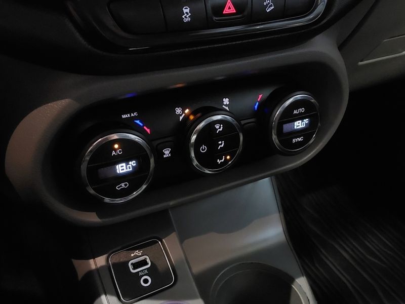 Fiat TORO 2.0 16V TURBO DIESEL VOLCANO 4WD AT9 2016/2017 BETIOLO NOVOS E SEMINOVOS LAJEADO / Carros no Vale