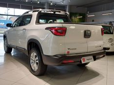 Fiat TORO 2.0 16V TURBO DIESEL VOLCANO 4WD AT9 2016/2017 BETIOLO NOVOS E SEMINOVOS LAJEADO / Carros no Vale