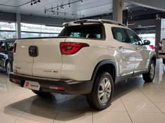 Fiat TORO 2.0 16V TURBO DIESEL VOLCANO 4WD AT9 2016/2017 BETIOLO NOVOS E SEMINOVOS LAJEADO / Carros no Vale