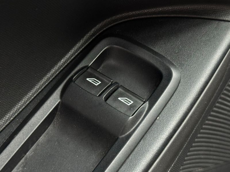 Ford KA 1.0 TI-VCT FLEX SE MANUAL 2020/2021 BETIOLO NOVOS E SEMINOVOS LAJEADO / Carros no Vale