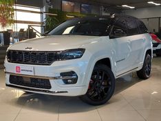 JEEP COMMANDER 2.0 HURRICANE 4 TURBO GASOLINA BLACKHAWK AT9 2024/2025 BETIOLO NOVOS E SEMINOVOS LAJEADO / Carros no Vale