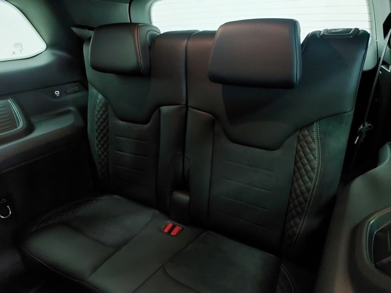 JEEP COMMANDER 2.0 HURRICANE 4 TURBO GASOLINA BLACKHAWK AT9 2025/2026 BETIOLO NOVOS E SEMINOVOS LAJEADO / Carros no Vale