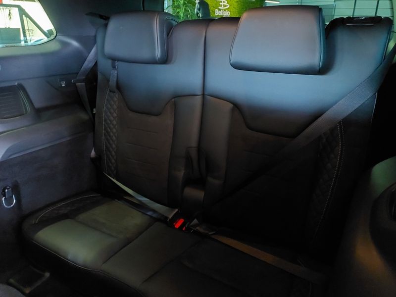 JEEP COMMANDER 2.0 HURRICANE 4 TURBO GASOLINA BLACKHAWK AT9 2024/2025 BETIOLO NOVOS E SEMINOVOS LAJEADO / Carros no Vale