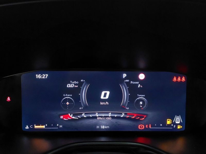 JEEP COMMANDER 2.0 HURRICANE 4 TURBO GASOLINA BLACKHAWK AT9 2025/2026 BETIOLO NOVOS E SEMINOVOS LAJEADO / Carros no Vale