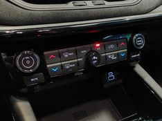 JEEP COMMANDER 2.0 HURRICANE 4 TURBO GASOLINA BLACKHAWK AT9 2024/2025 BETIOLO NOVOS E SEMINOVOS LAJEADO / Carros no Vale