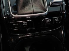 JEEP COMMANDER 2.0 HURRICANE 4 TURBO GASOLINA BLACKHAWK AT9 2024/2025 BETIOLO NOVOS E SEMINOVOS LAJEADO / Carros no Vale